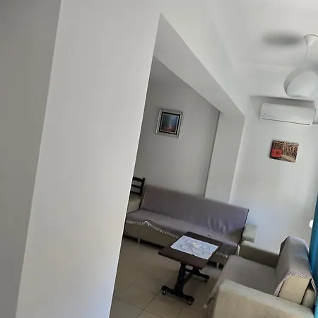 Erjon Bulevard Apartmán *